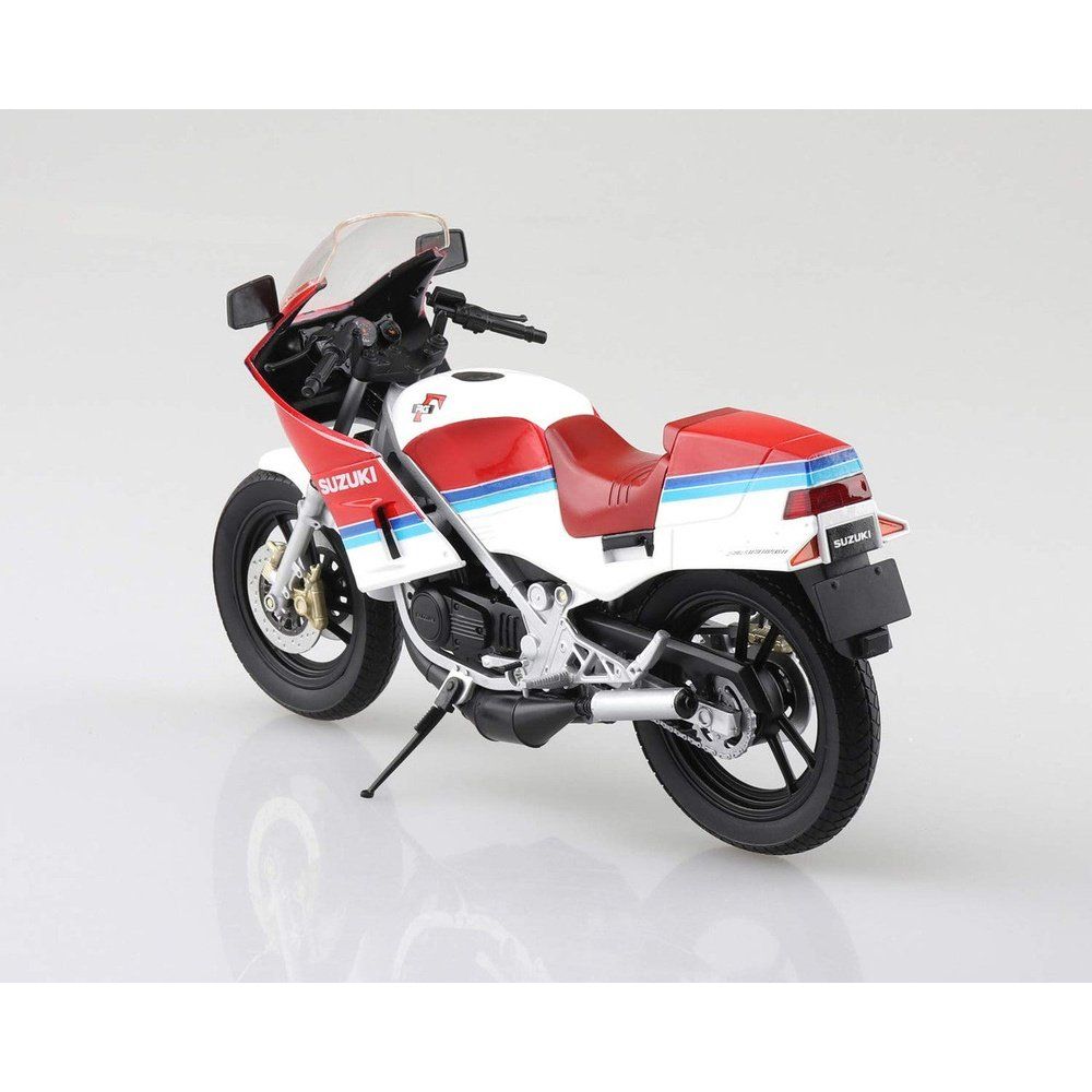 Aoshima 1/12 Finished Bike 鈴木RG250 GAMMA 紅/白 - TwinnerModel