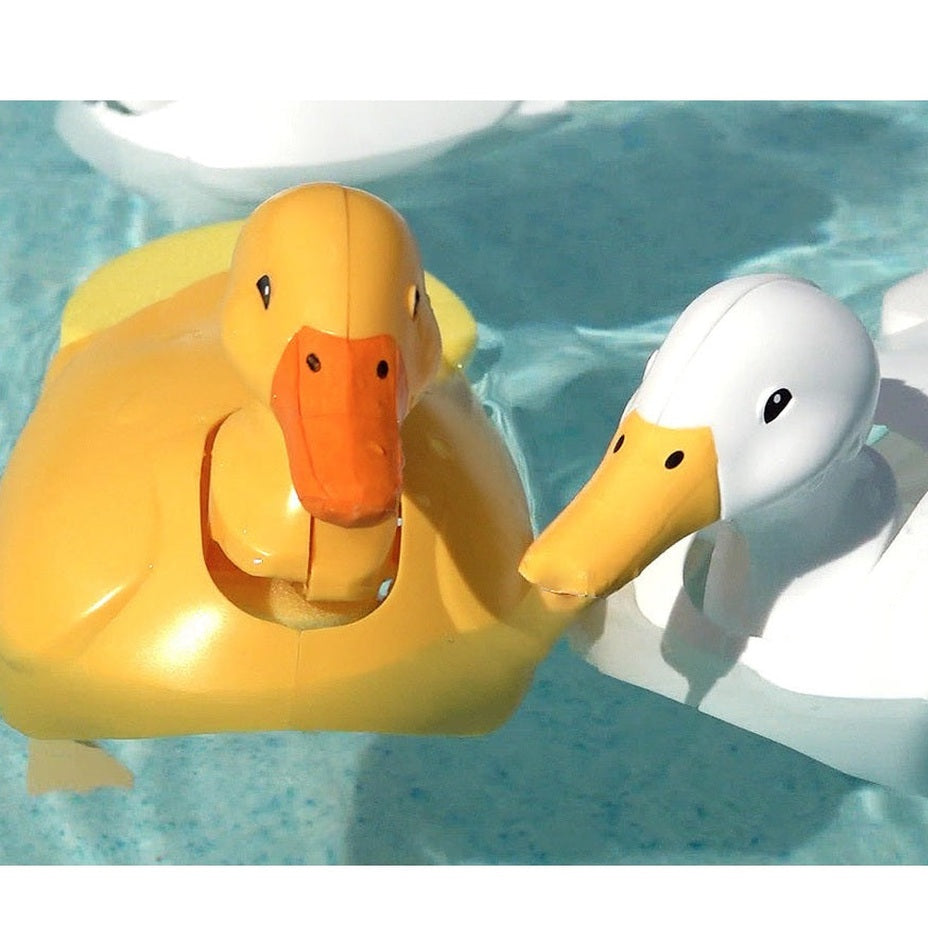 Tamiya Fun Craft 69946 Walking & Swimming Duck (Yellow) Plastic Model Kit