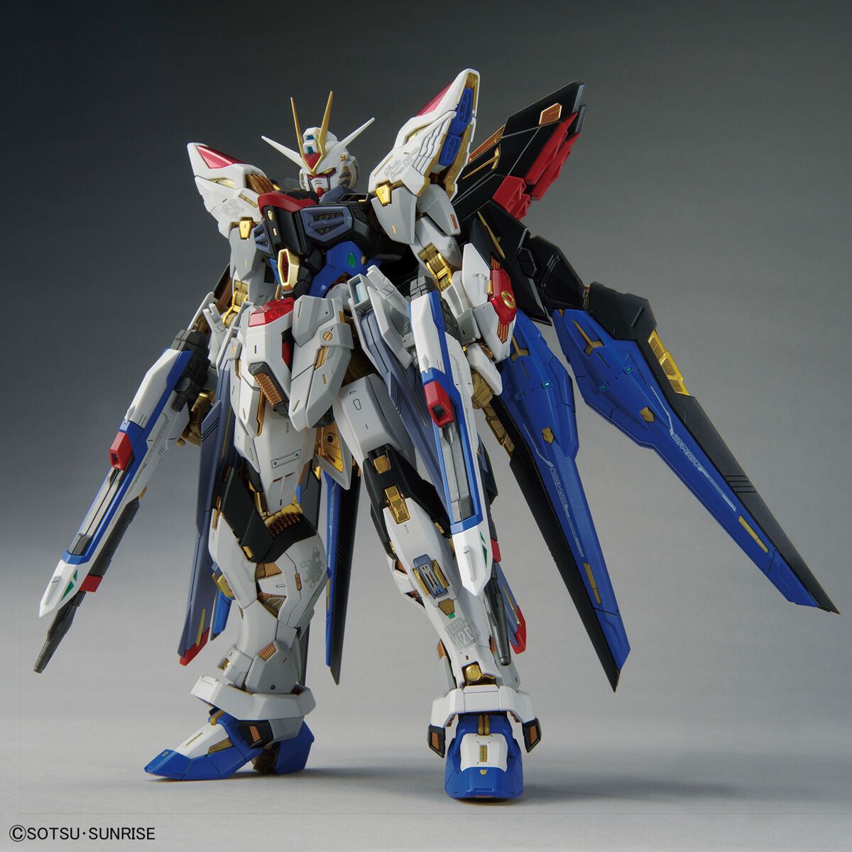 Bandai 1/100 MGEX 突擊自由高達 組裝模型 - TwinnerModel