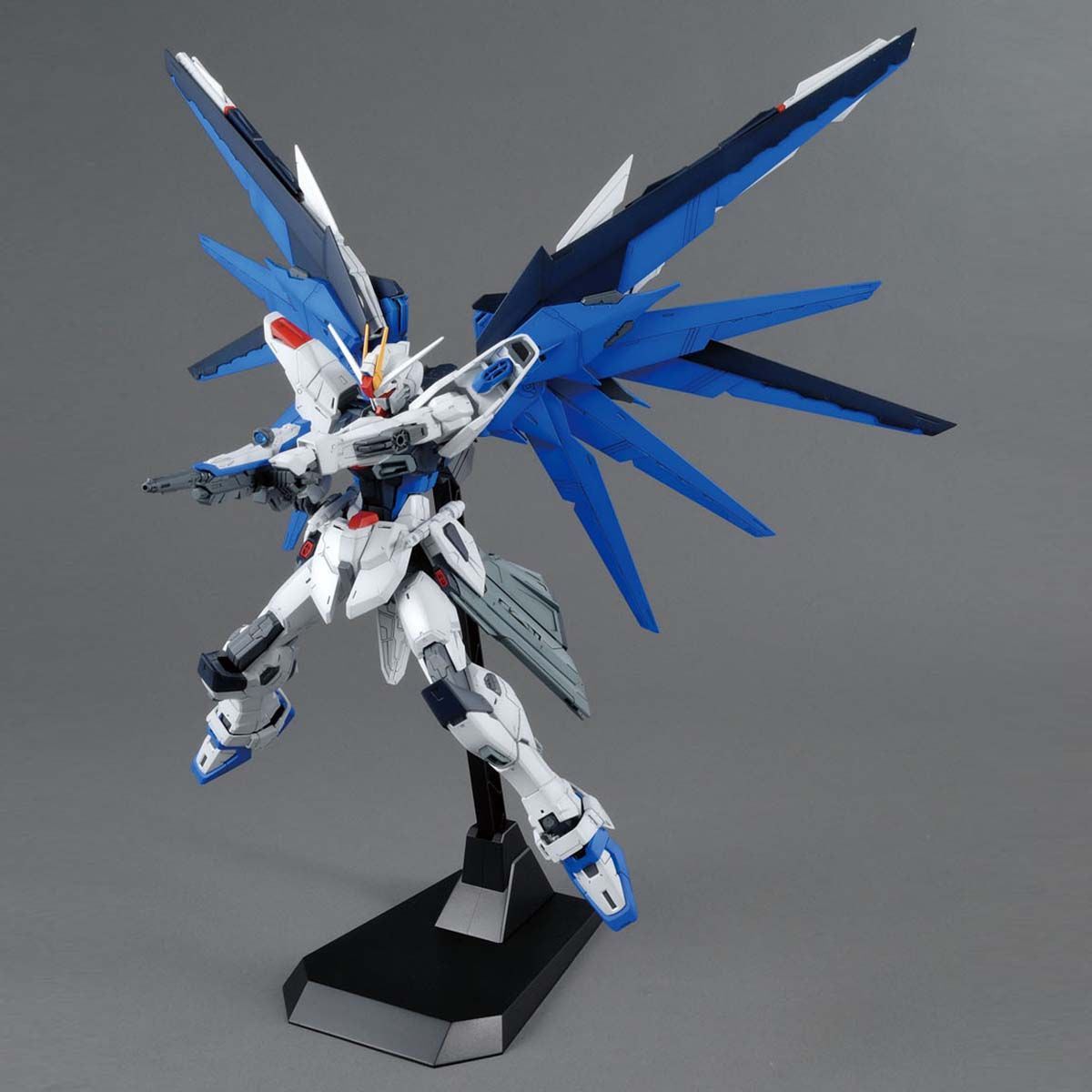 Bandai 1/100 MG ZGMF-X10A 自由高達Ver.2.0 組裝模型 - TwinnerModel