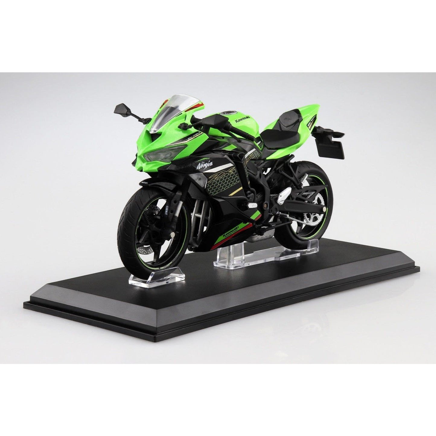 Aoshima 1/12 Finished Bike 川崎NINJA ZX-25R 青檸綠 X 烏木 - TwinnerModel