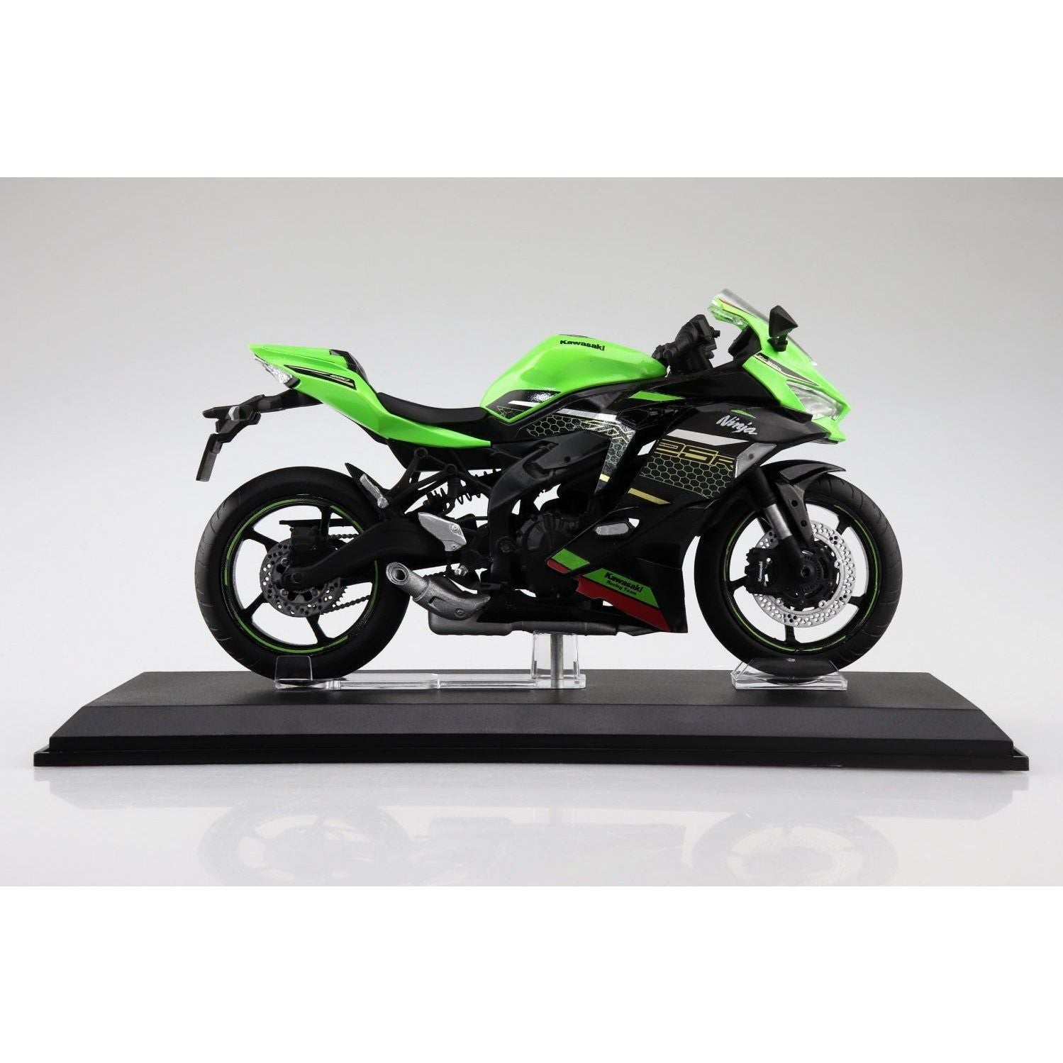 Aoshima 1/12 Finished Bike 川崎NINJA ZX-25R 青檸綠 X 烏木 - TwinnerModel