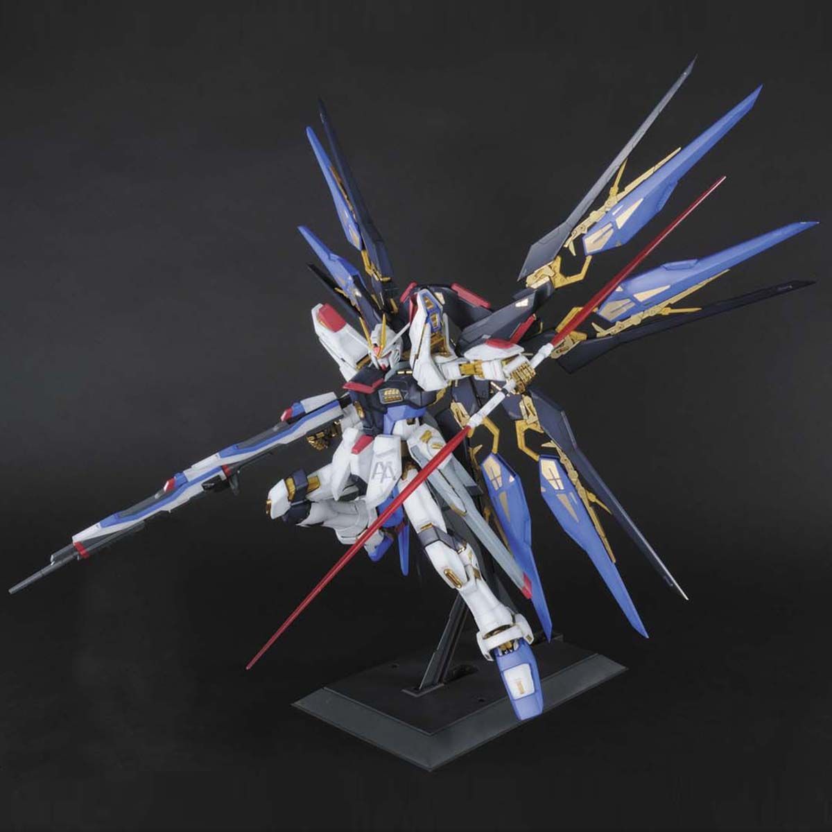 Bandai 1/60 Perfect Grade 突擊自由高達 組裝模型 - TwinnerModel