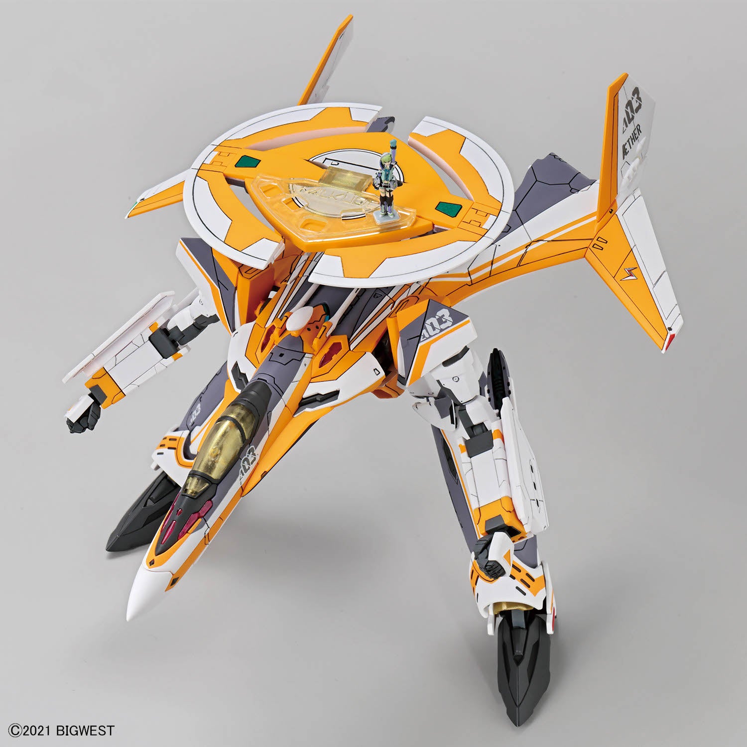 Bandai 1/100 HG Macross VF-31E 齊格飛（查克・馬斯坦格機） 組裝模型