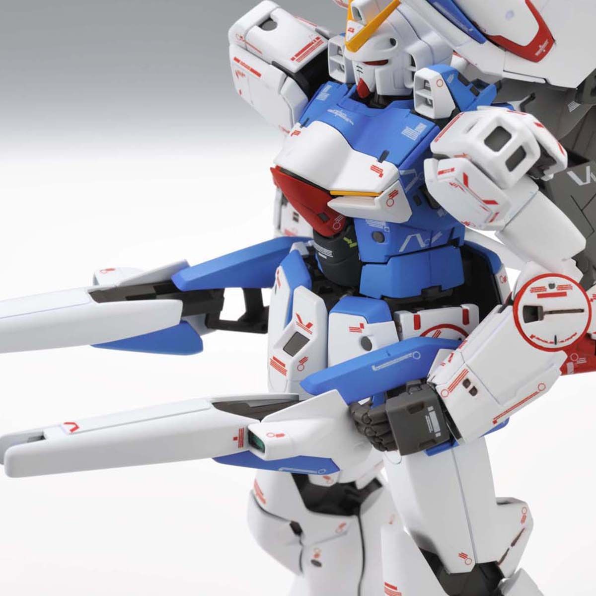 Bandai 1/100 MG V Dash 高達 Ver.Ka 組裝模型