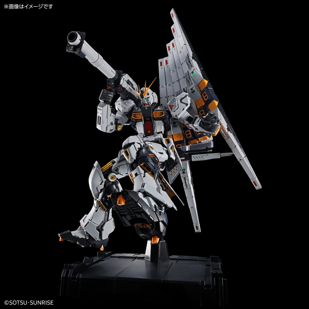 Bandai 1/60 PG Unleashed Nu高達 組裝模型