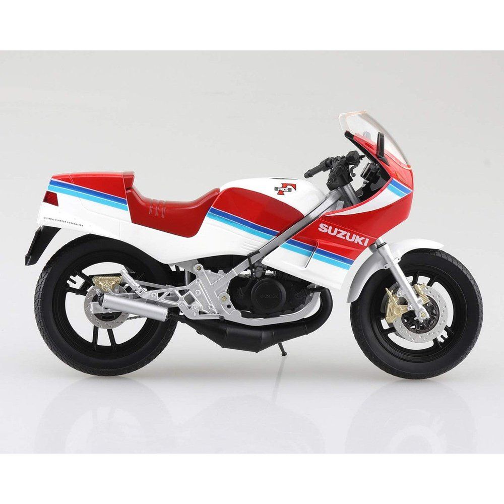 Aoshima 1/12 Finished Bike 鈴木RG250 GAMMA 紅/白 - TwinnerModel