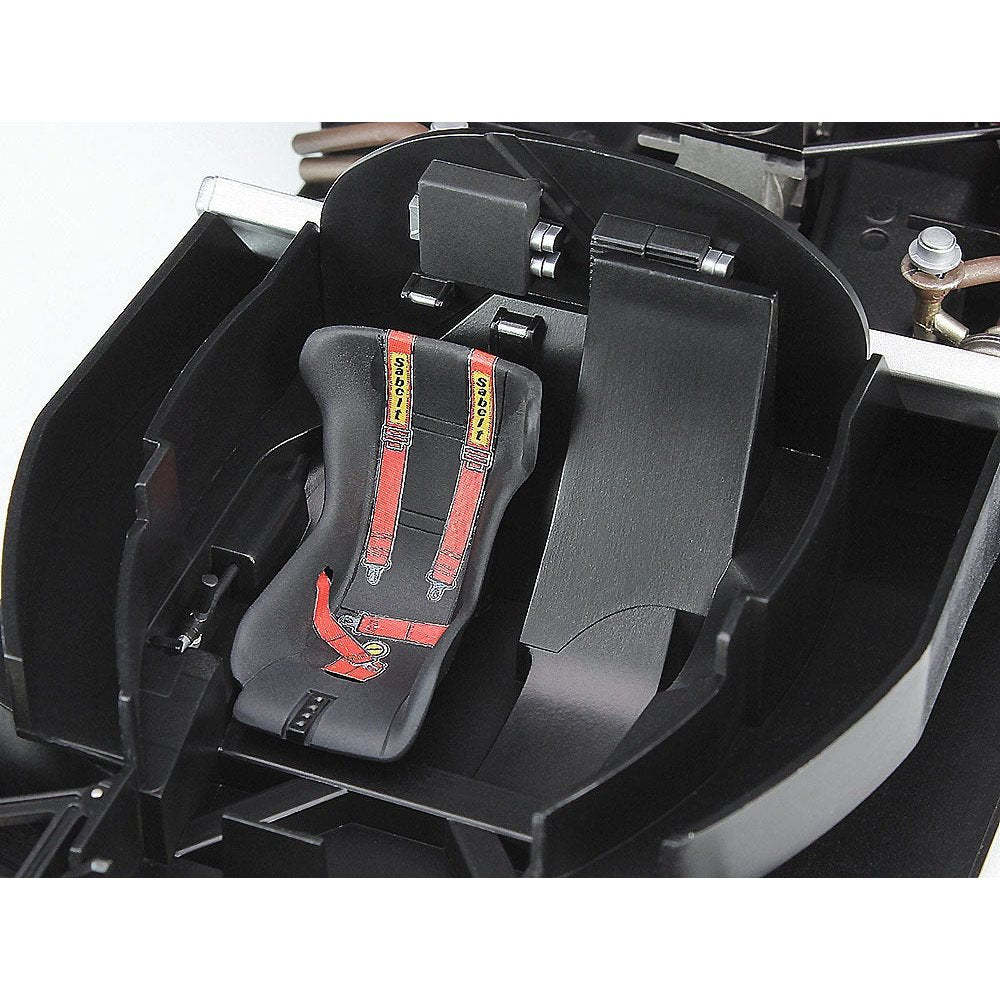 Hasegawa 1/24 HC 031 Calsonic Nissan R91CP Plastic Model Kit