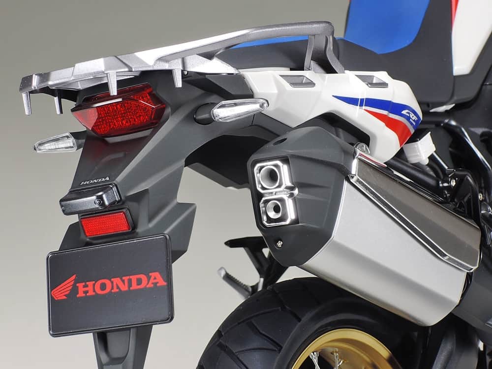 Tamiya 1/6 Motorcycle 42 本田 CRF1000L Africa Twin 組裝模型