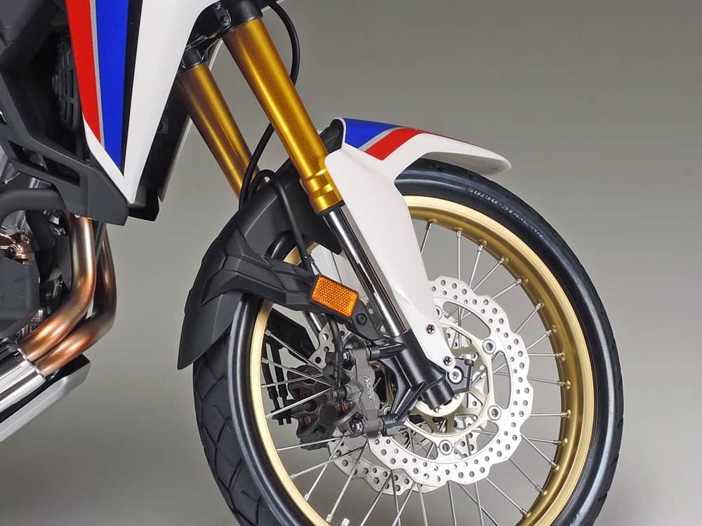 Tamiya 1/6 Motorcycle 42 本田 CRF1000L Africa Twin 組裝模型