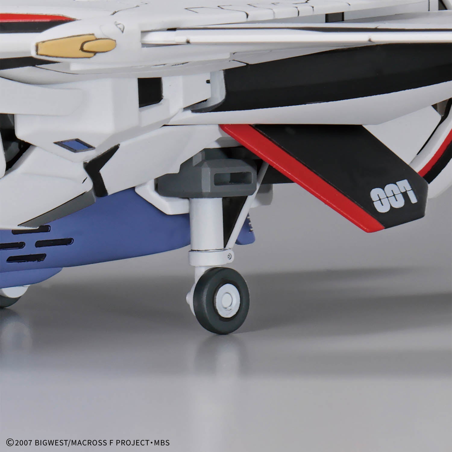 Bandai 1/100 HG-超時空要塞 VF-25F 彌賽亞(早乙女·有人專用機) 組裝模型