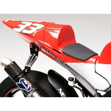 Tamiya 1/12 Motorcycle 14100 雅馬哈YZR-M1`04 No7/No.33 組裝模型