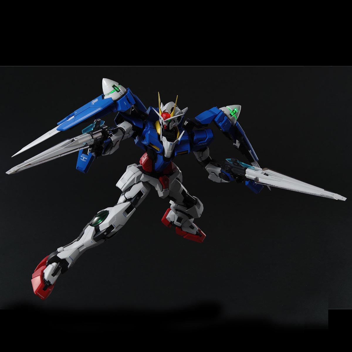 Bandai 1/60 PG GN-0000+GNR-010 00 RAISER 組裝模型