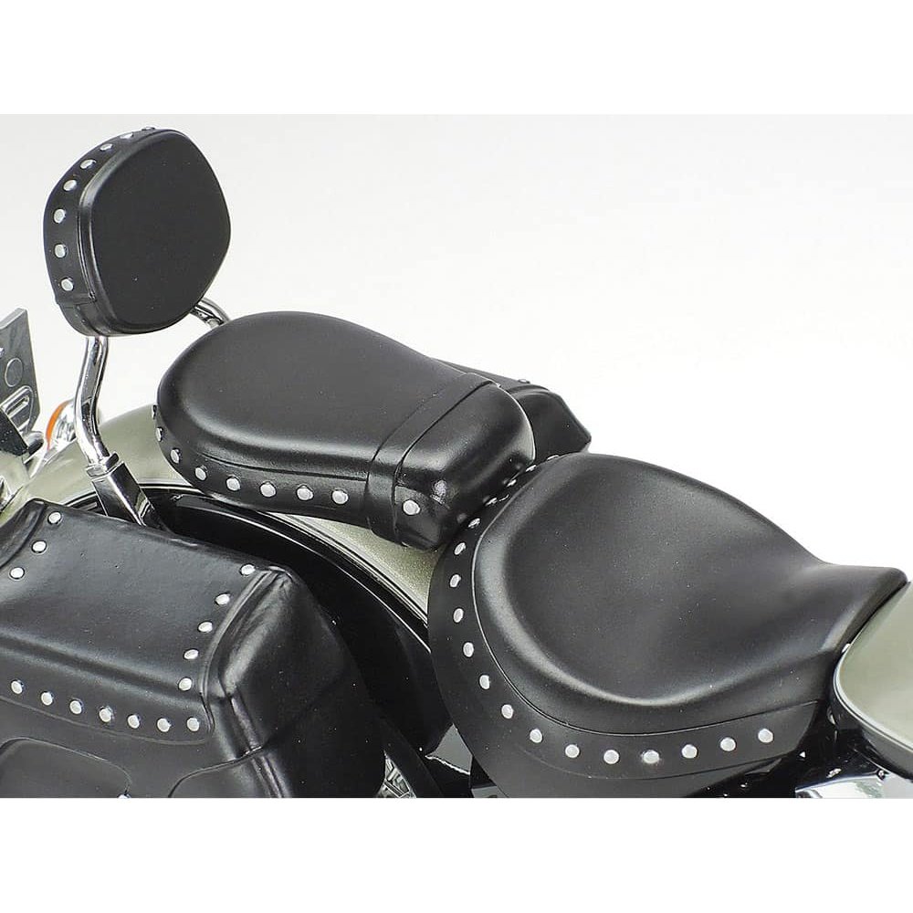 Tamiya 1/12 Motorcycle 14135 雅馬哈 XV1600 Road Star Custom 組裝模型