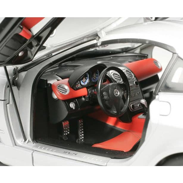 Tamiya 1/24 Sports Car 24290 Mercedes Benz SLR Mclaren Plastic Model Kit