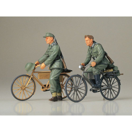 Tamiya 1/35 MM 35247 German Soldiers with Bicycles Plastic Model Kit