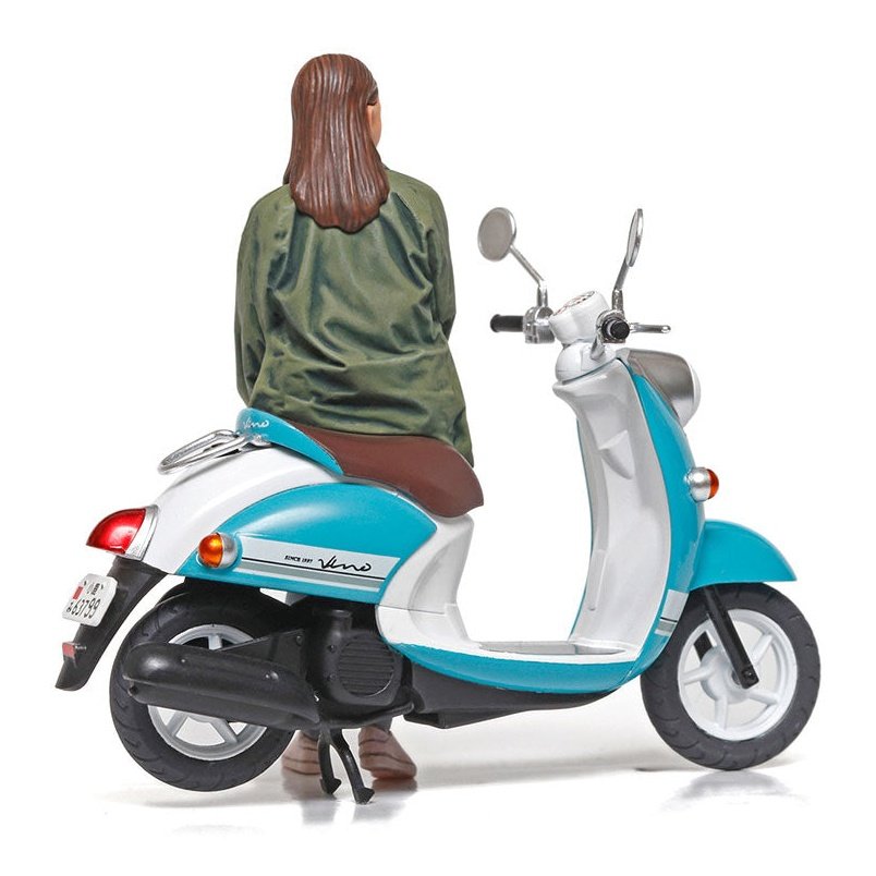 Tamiya 1/24 Model Figure Campus Friends Set II Plastic Model Kit