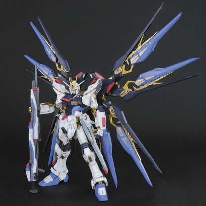 Bandai 1/60 PG ZGMF-X20A Strike Freedom Gundam Plastic Model Kit