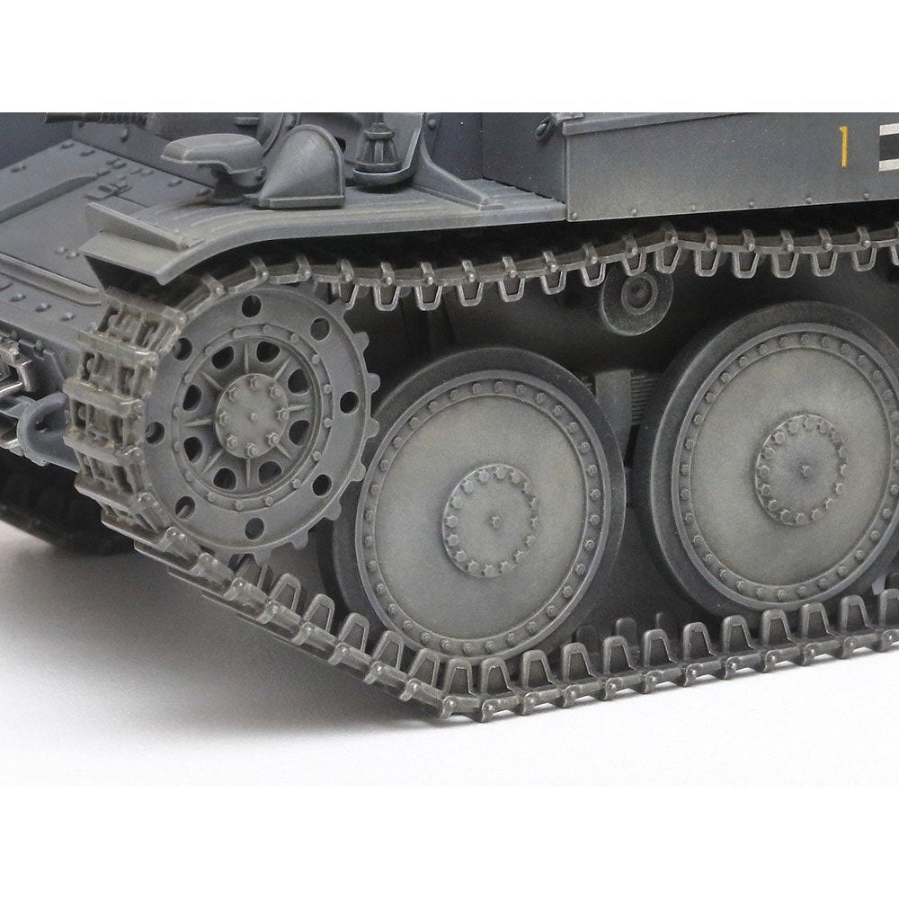 Tamiya 1/35 MM 35369 German Pz.Kpfw.38(t) Ausf.E/F Plastic Model Kit